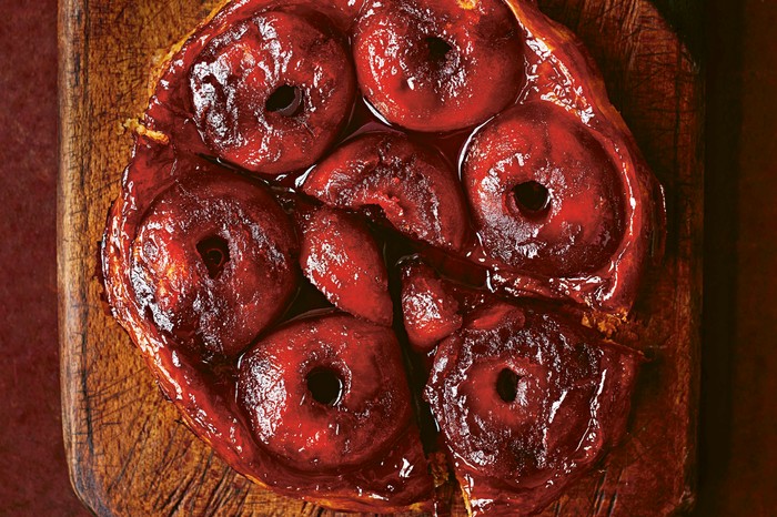 Tarte tatin, sliced