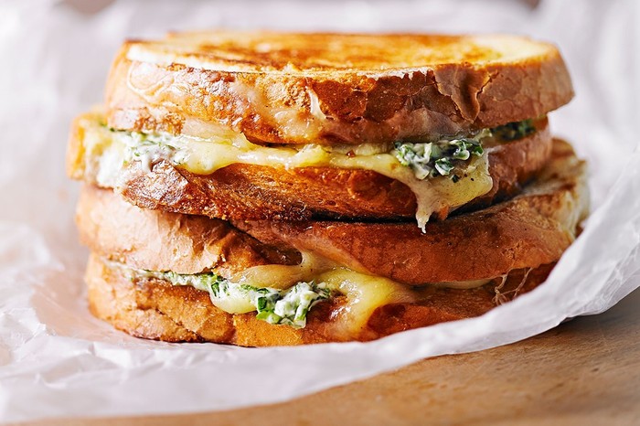 Green chilli grilled cheese sandwich