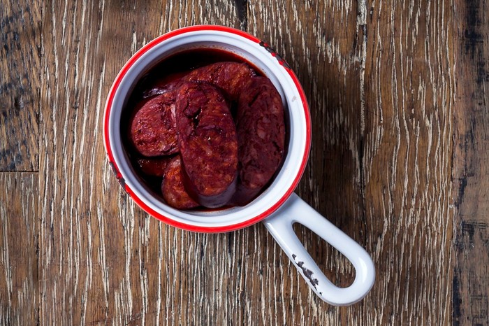 Chorizo al vino