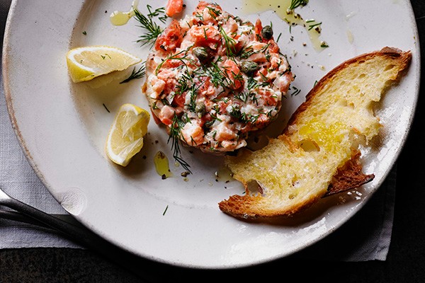 Salmon Tartare Recipe with Lemon and Capers