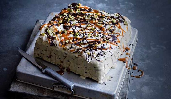 Pistachio and Chocolate Ice Box Cake Pistachio and Chocolate Ice Box Cake