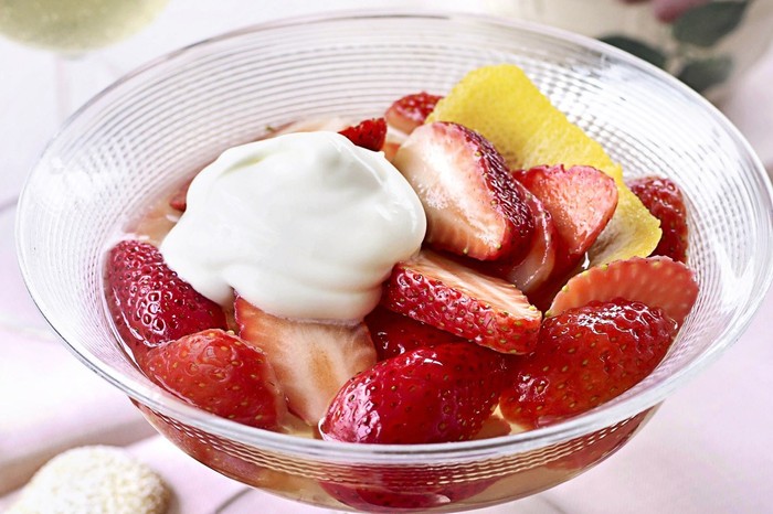 strawberries in Sauternes with lemon biscuits