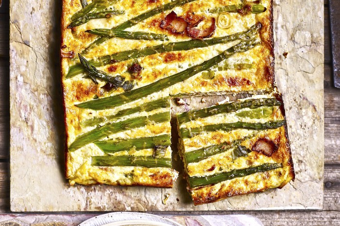 Crustless asparagus and bacon quiche