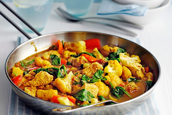 Healthy Chicken Curry served in a large silver frying pan ready to be served