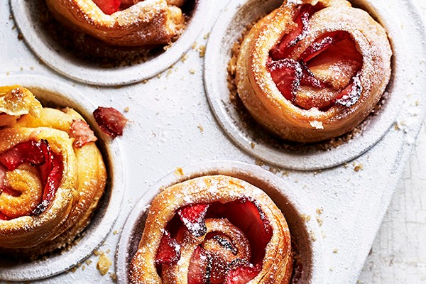 Cruffins Recipe with Strawberries