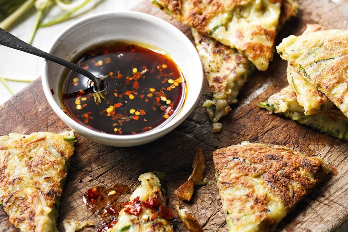 Korean Courgette Pancakes with Dipping Sauce