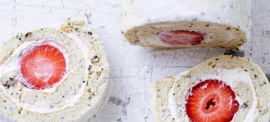 Strawberry Meringue Roulade Recipe with Earl Grey