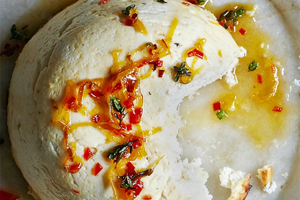 Baked Ricotta Recipe With Honey and Thyme Dressing