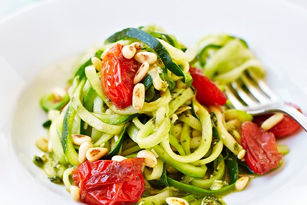 Courgetti Recipe with Pesto and Tomatoes Courgetti Recipe with Pesto and Tomatoes