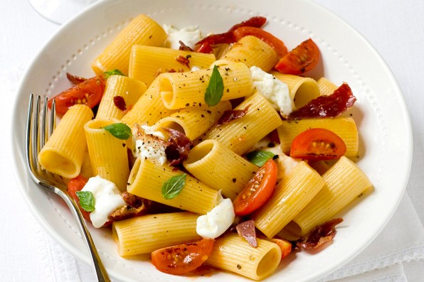 Rigatoni with Parma ham and tomatoes Rigatoni with Parma ham and tomatoes