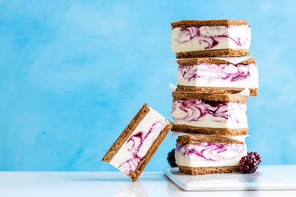 Ice Cream Sandwich Recipe with Blackberry