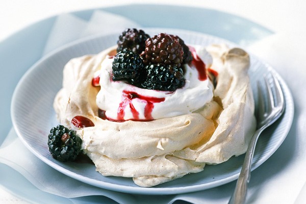 Blackberry Pavlovas Recipe