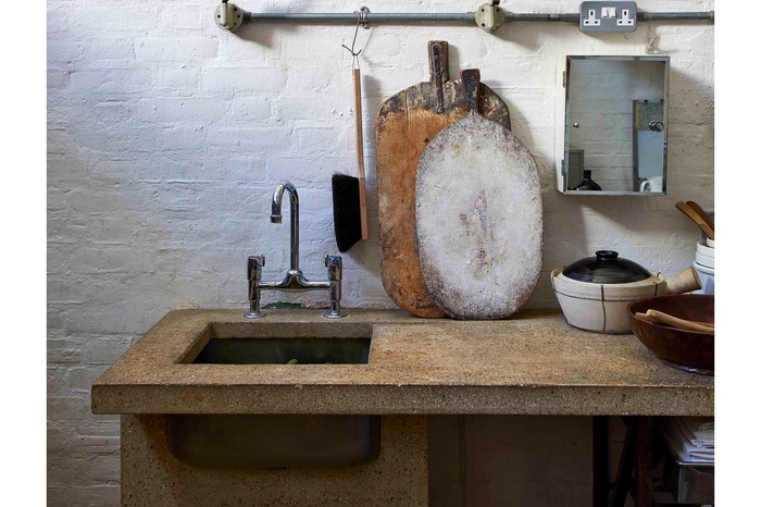 Alistair Hendy kitchen to covet Alistair Hendy's practical stone sink