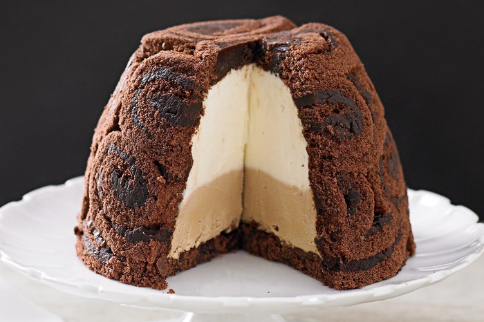 Boozy tiramisu bombe