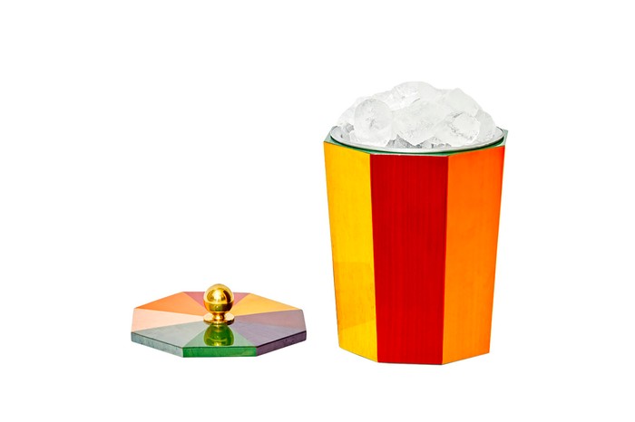 bucket bucket
