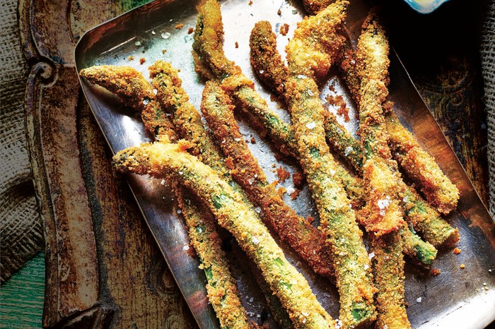 Breaded Asparagus Recipe with Saffron Yogurt