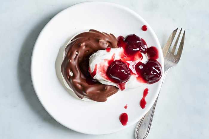 Choc-Dipped Meringues with Cherries