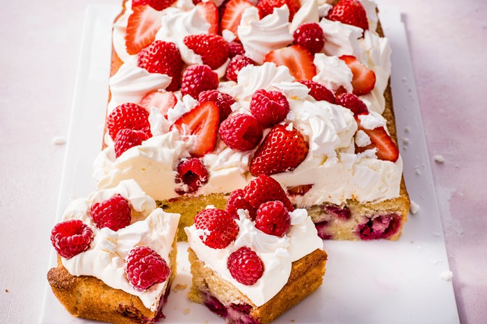 Eton Mess Tray Bake Recipe