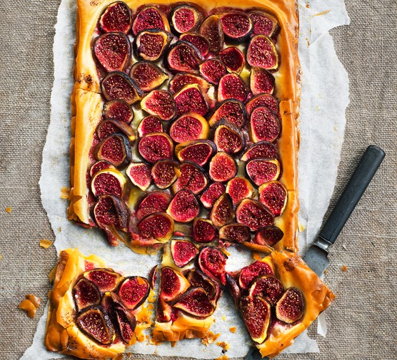 A whole filo pastry fig tart