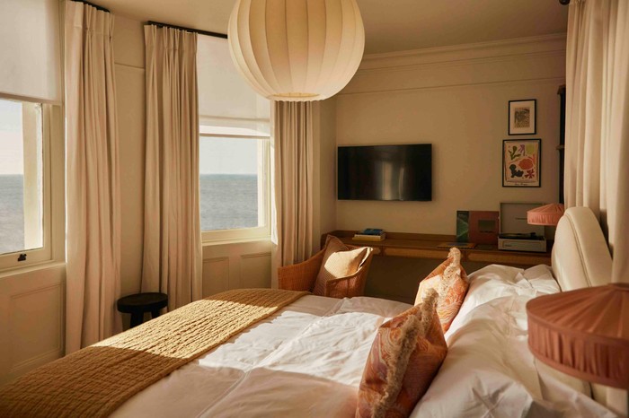 GuestHouse_Brighton_bedroom_interior2 copy GuestHouse_Brighton_bedroom_interior2 copy
