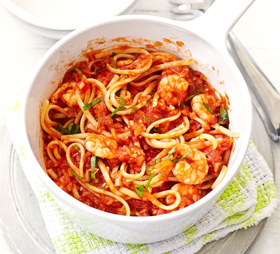 Chilli prawn linguine in a bowl