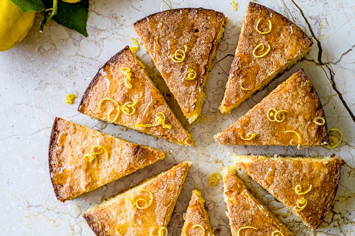 Almond and Amalfi lemon cake