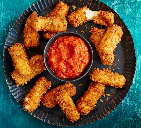 Mozzarella Dippers Recipe with Spicy Dipping Sauce