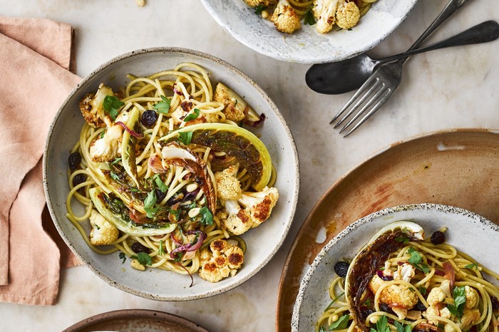 Spaghetti Recipe with Cauliflower and Anchovy