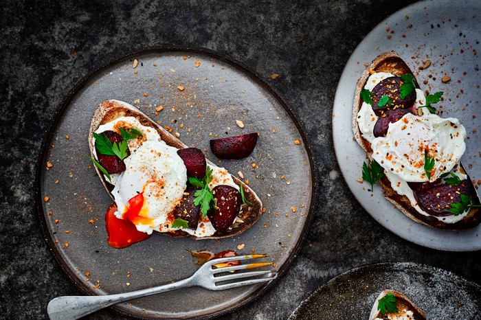 Feta Toast Recipe with Beetroot and Eggs Feta Toast Recipe with Beetroot and Eggs