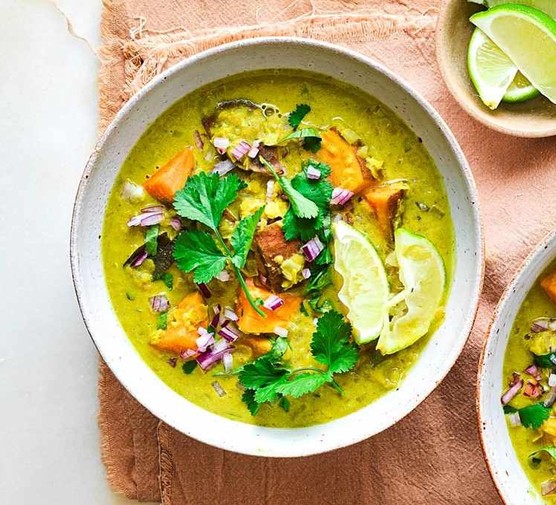 Sweet potato and lentil curry in two bowls