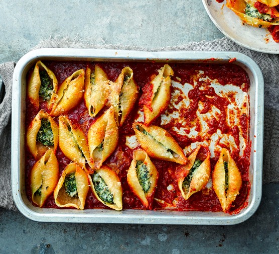 Stuffed Pasta Shells Recipe with Spinach and Ricotta