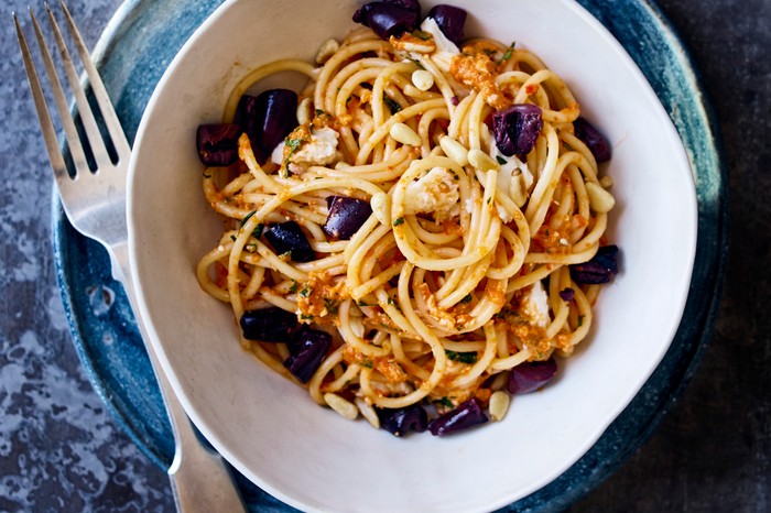 Vegetarian Spaghetti Recipe with Ajvar Sauce Vegetarian Spaghetti Recipe with Ajvar Sauce
