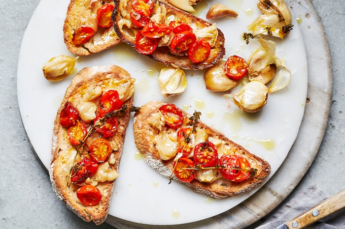 Roasted Cherry Tomatoes on Toast with Garlic Confit Roasted Cherry Tomatoes on Toast with Garlic Confit