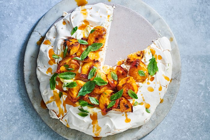 Peach Pavlova Recipe with Mascarpone Cream Peach Pavlova Recipe with Mascarpone Cream