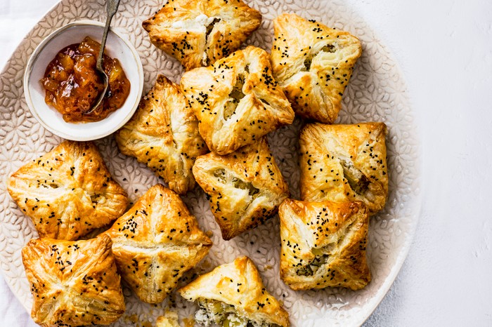 Best Vegetarian Canapés For Cheese, Onion and Potato Pie Recipe