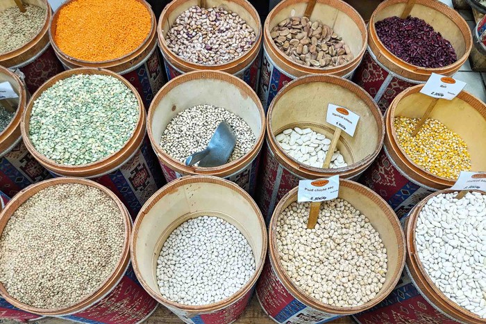 Tubs of spices at Saladin Epices du Monde Marseille