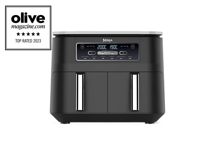 Ninja dual zone air fryer AF300UK product image with olive accreditation badge